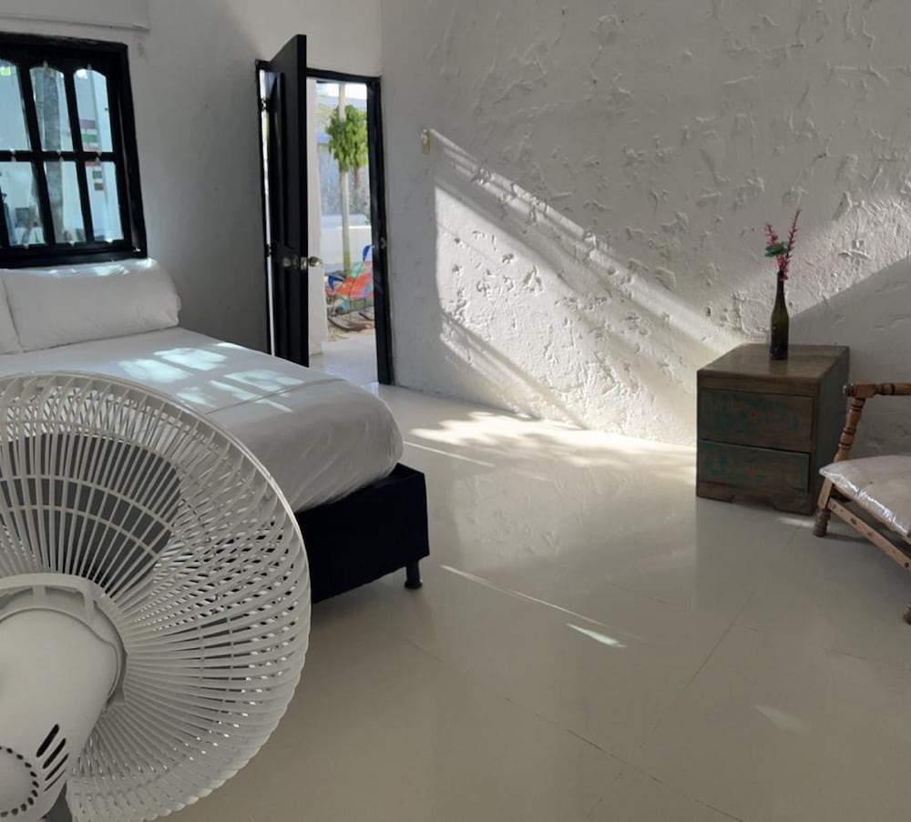 "room in Lodge - Tr-a4d Hostel Room Near Castillo San Felipe With Pool and Wifi" photo 5