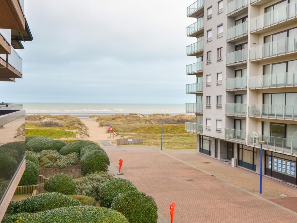 Apartment With Terrace Near sea