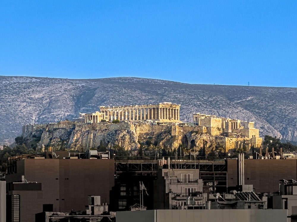 Acropolis Magical View Suite, Metro Kerameikos