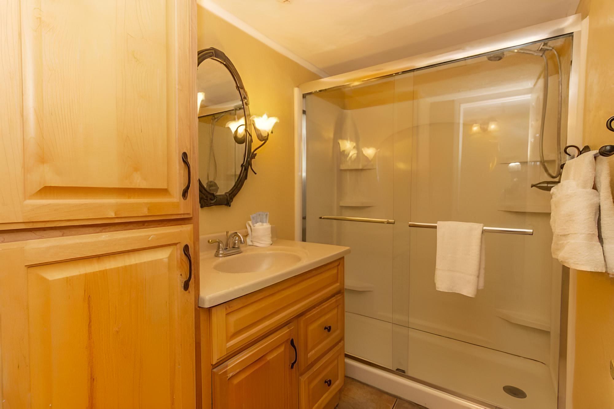 Meridian 1402 view 5
