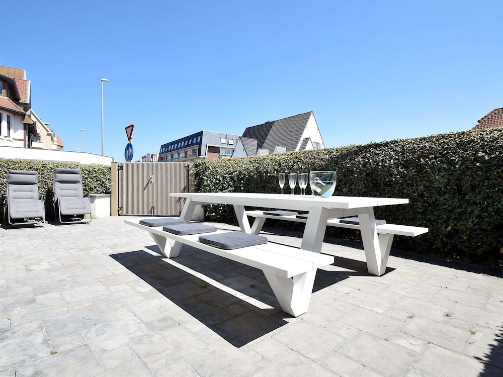 Apartment Near Ostend Beach