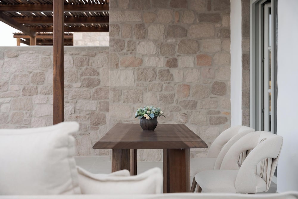 Horizon Suites Milos