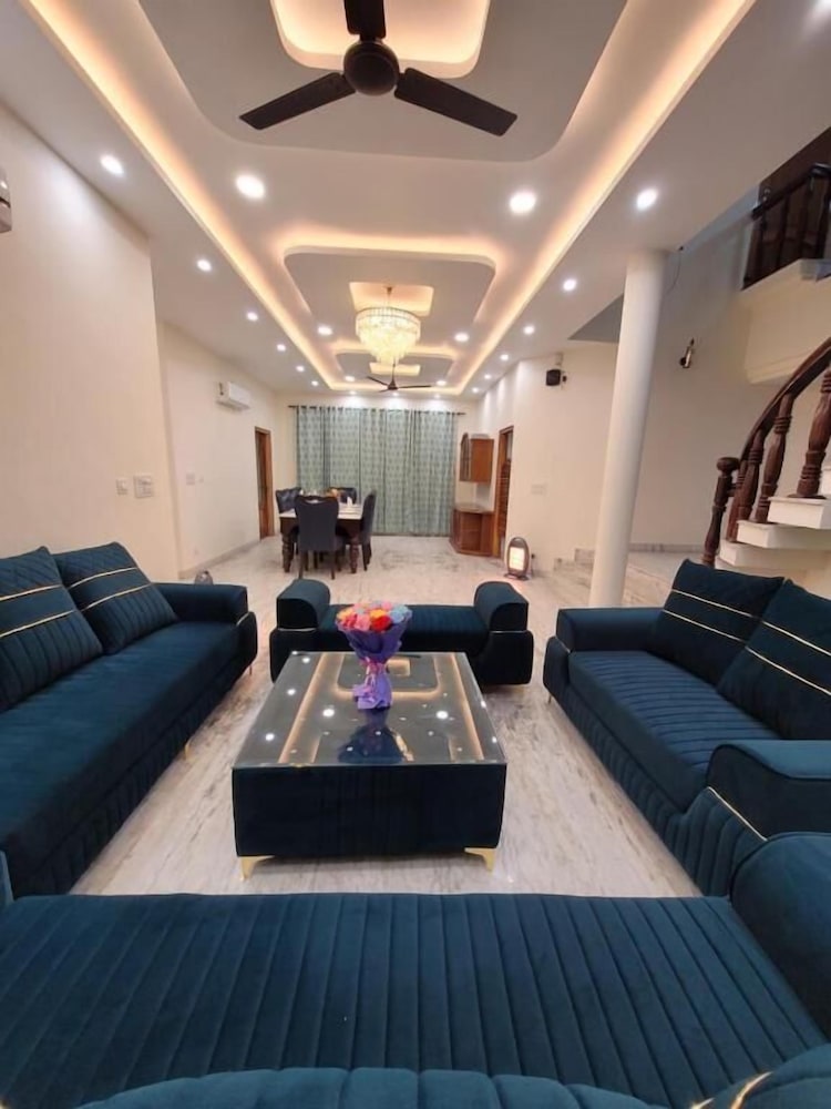 Regalia Home
