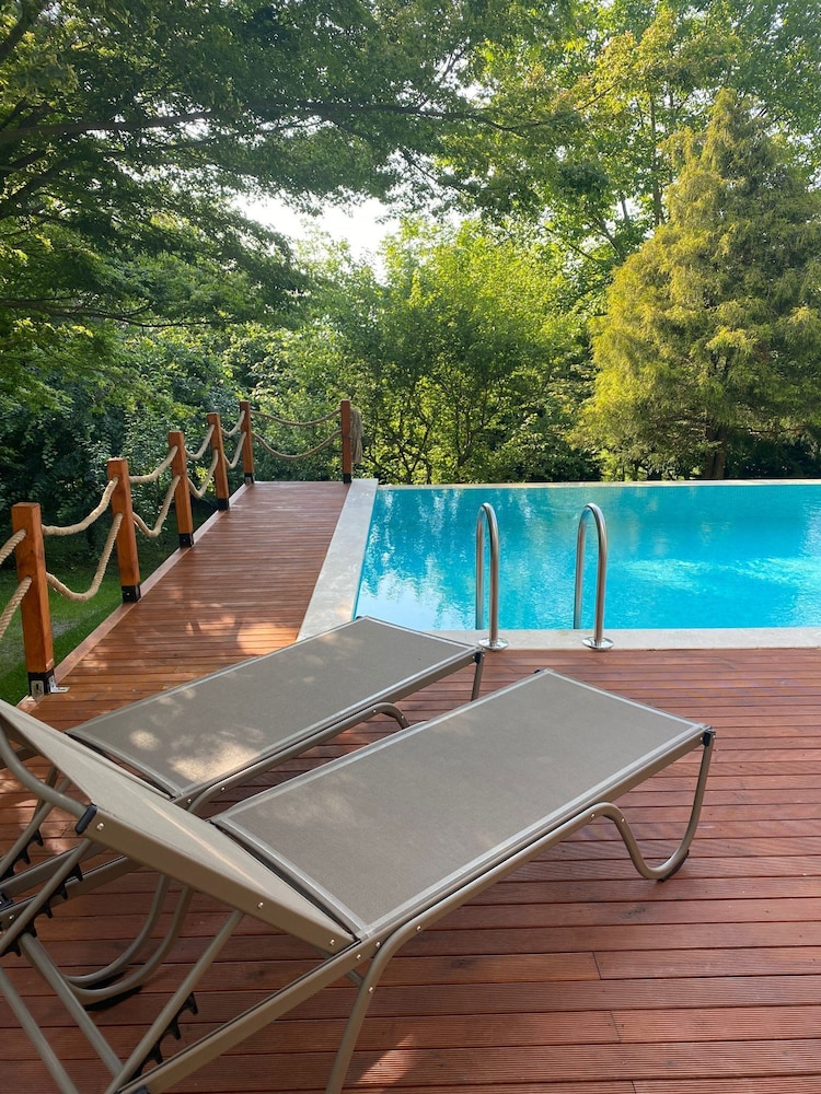 Guzide Sapanca Kosk&Villa