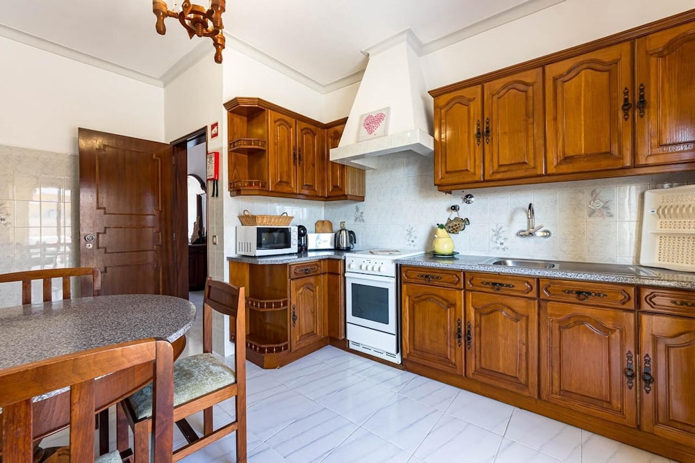 New Sunset Haven in Gale-2br With Big Terrace