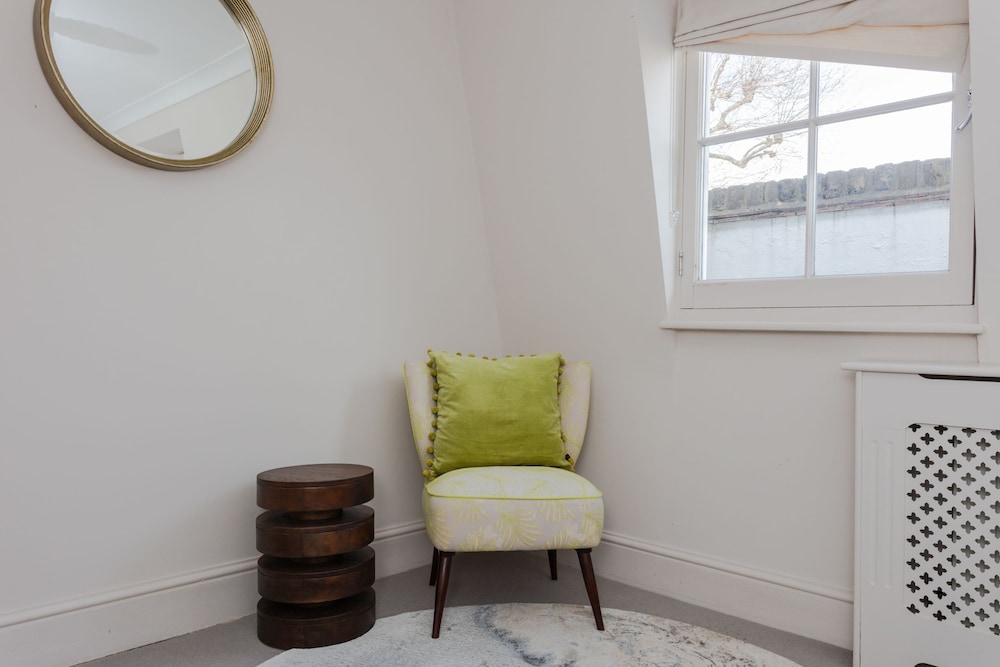 Newly Refurbished 4 Bedroom House in East London