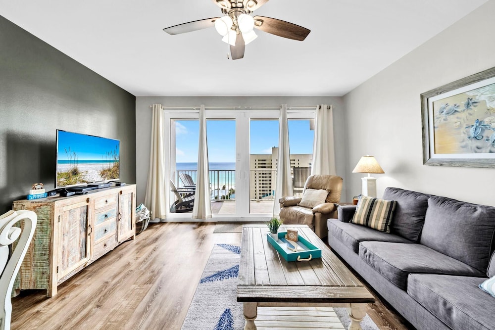 Laketown Wharf 906