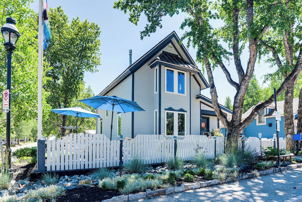 Steps From Central Downtown: Breckenridge Home view 5