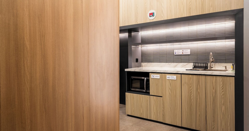 CRiB by Bobobox, Kuningan, Jakarta