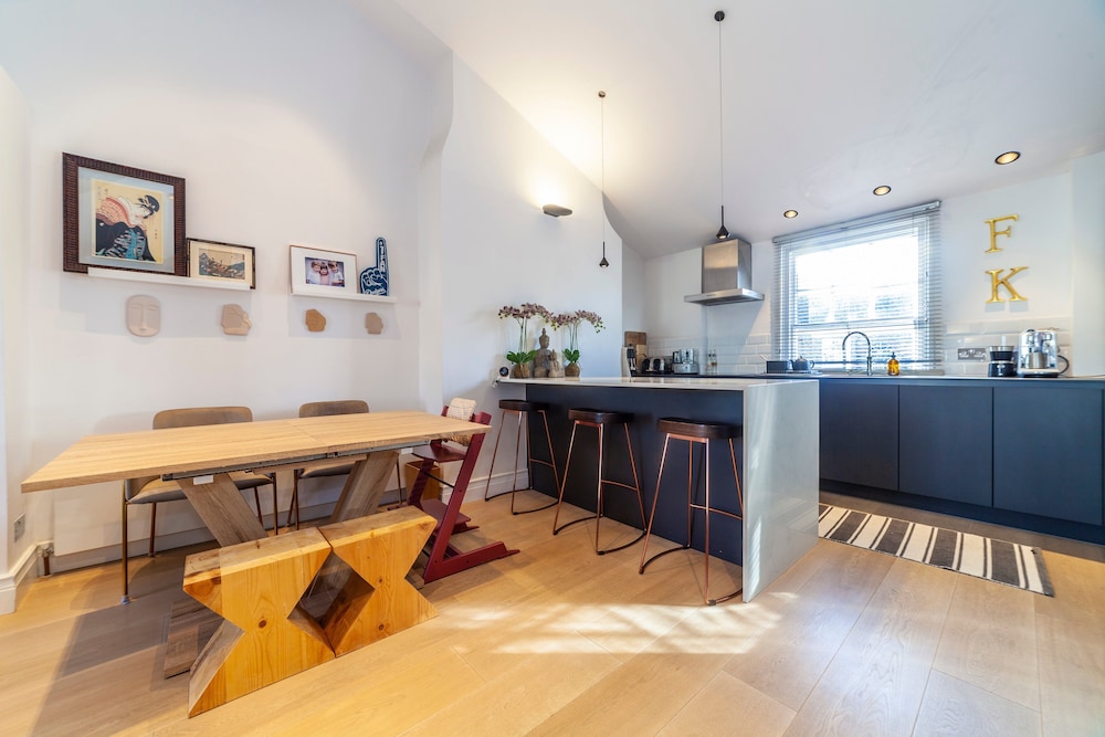 Lovely 2 Bedroom Flat In The Heart Of Chelsea