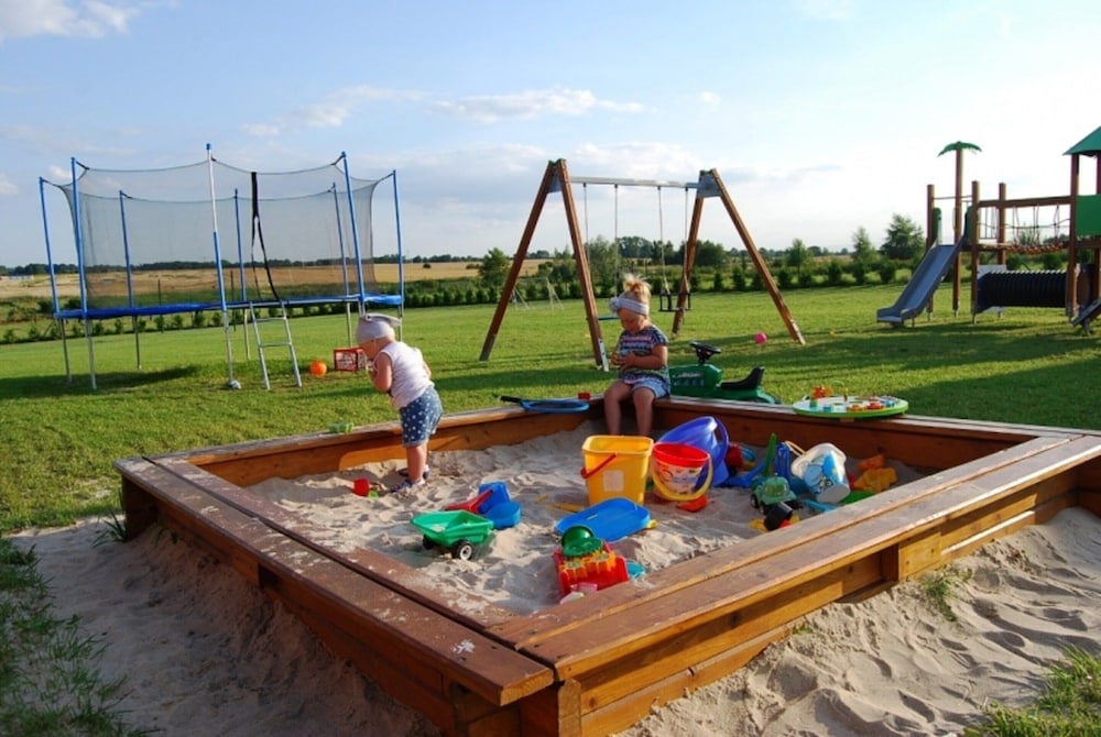 Holiday Homes With Pool, Mielenko