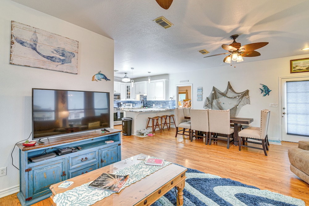 Near Surfside Jetty County Park: Home w/ Deck!