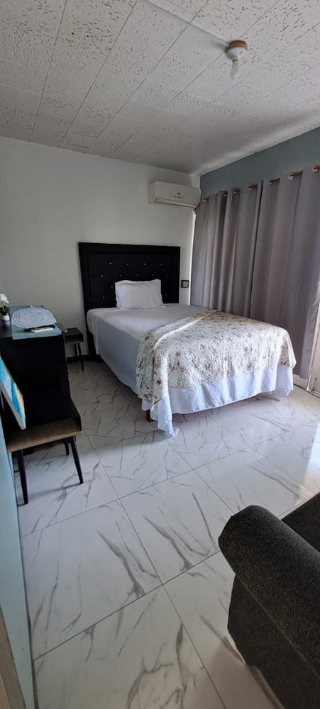 Inviting 1-bed Apartment in Ocho Rios