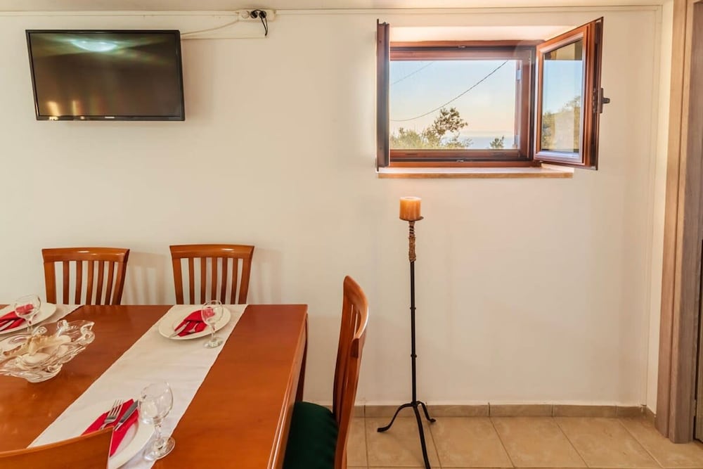 Mani Summer Escape - Spacious Home Fully Equipped