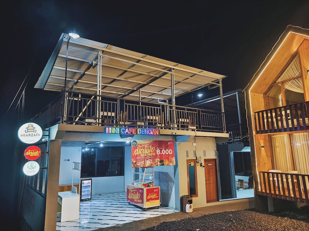 Miarzafa cabin house