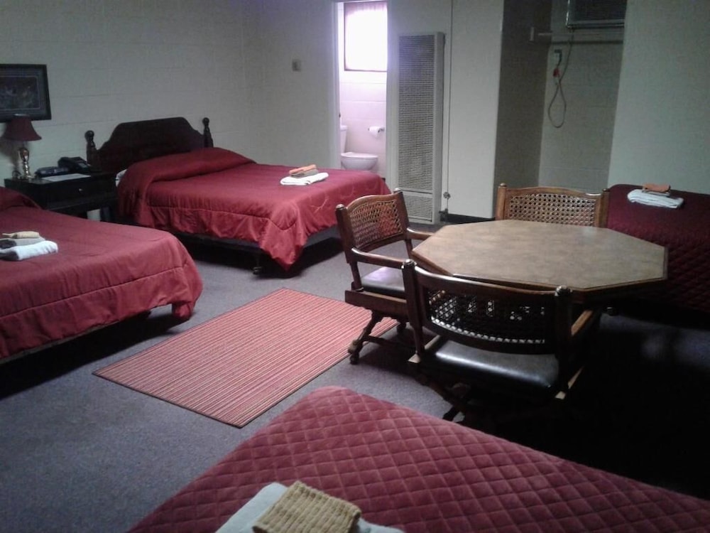 Dighton Inn
