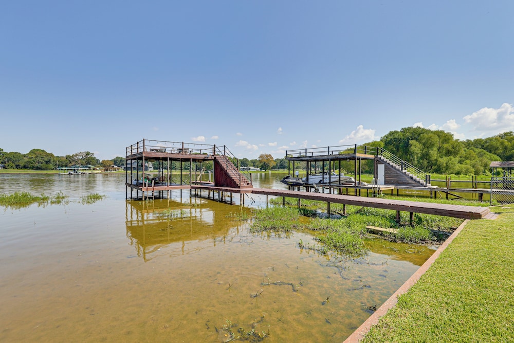 Lakefront Escape w/ Game Room & Dock in Mabank!