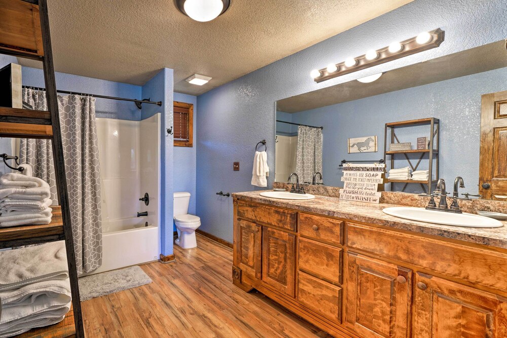 McAlester Vacations - Mcalester Cottage w/ 30 Private Acres  Ponds! - Property Image 16