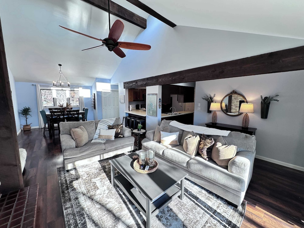 Ozark Escape - Enjoy Resort-style Fun