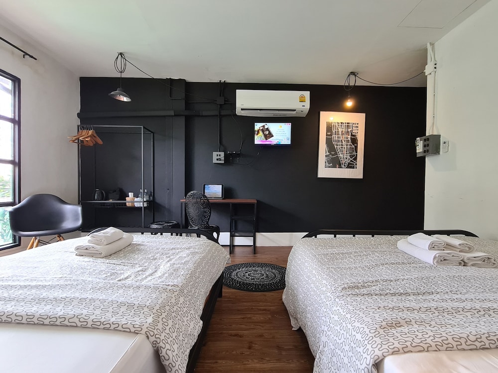 Hand Hotel