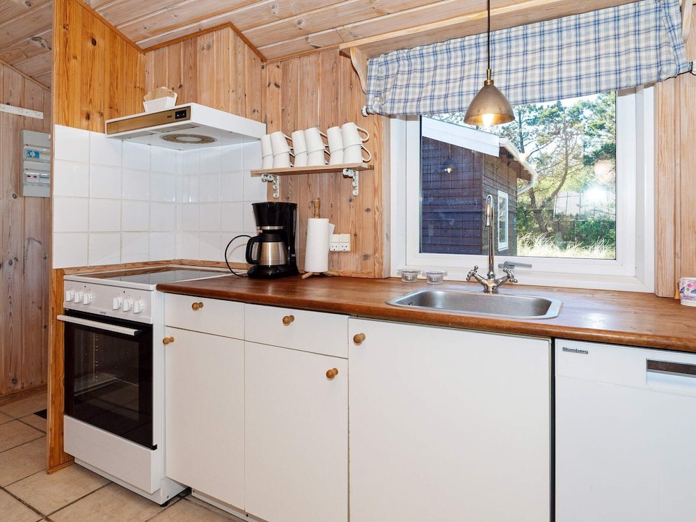 Serene Holiday Home in Jutland near Sea view 5