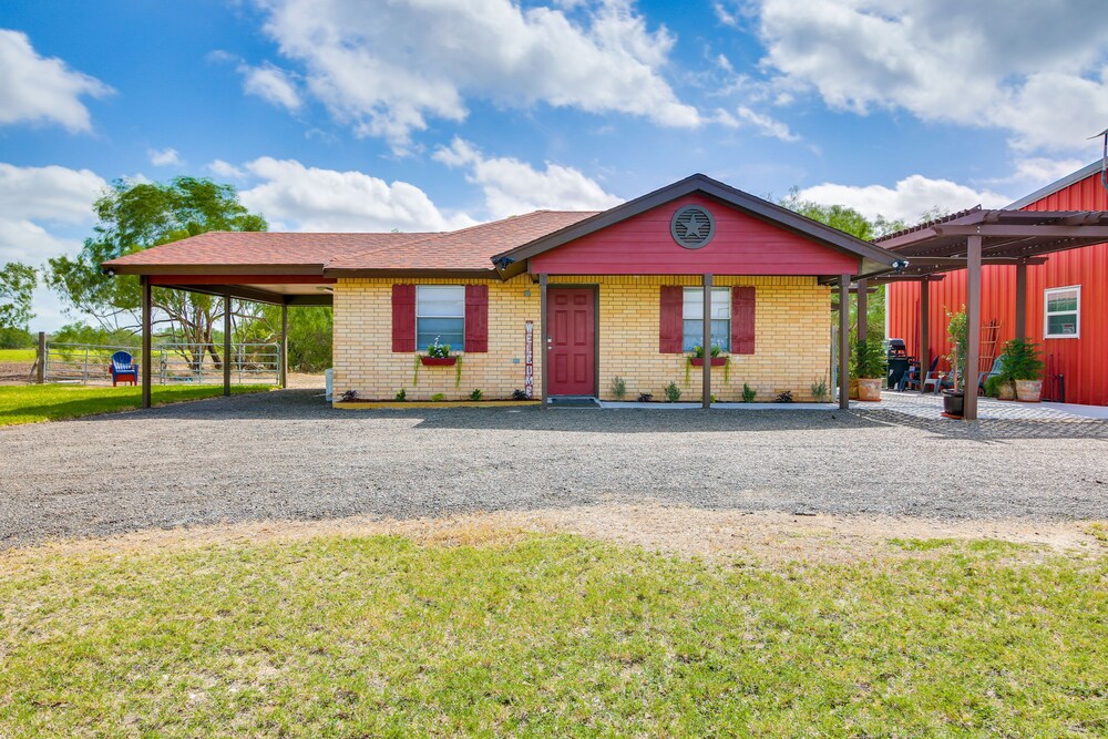 Classy San Benito Vacation Rental With Chiminea! view 5