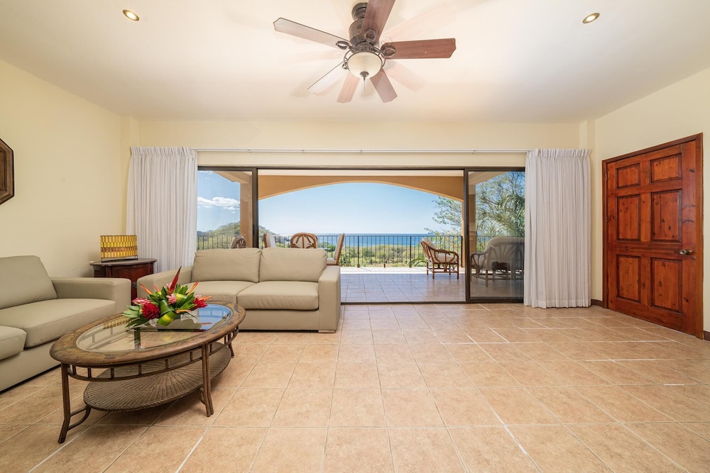Oceanview Condo With Pool Near Playa Prieta 2BR - Vida de la Paz 4