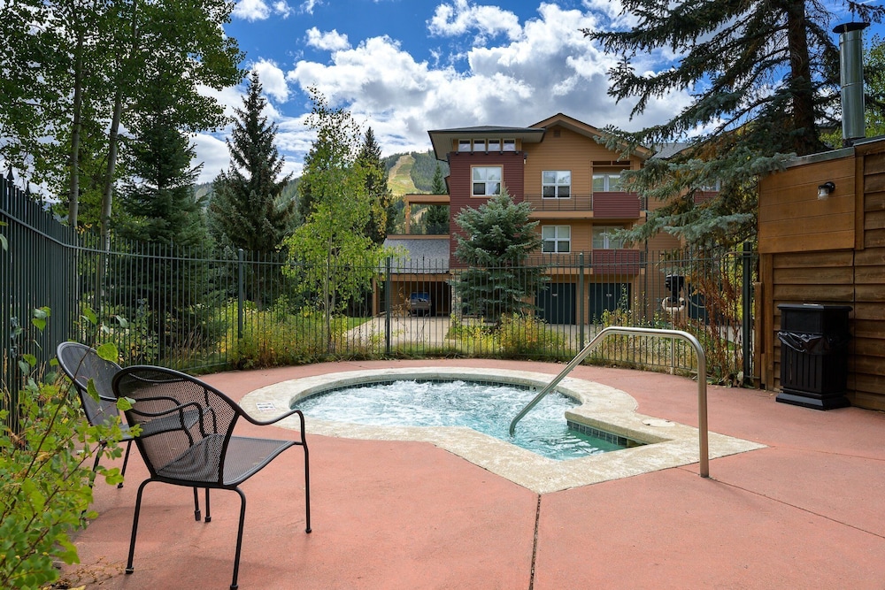 Riverside Retreat 2 Bedroom Condo
