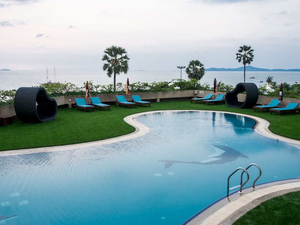 GRAND JOMTIEN PALACE HOTEL