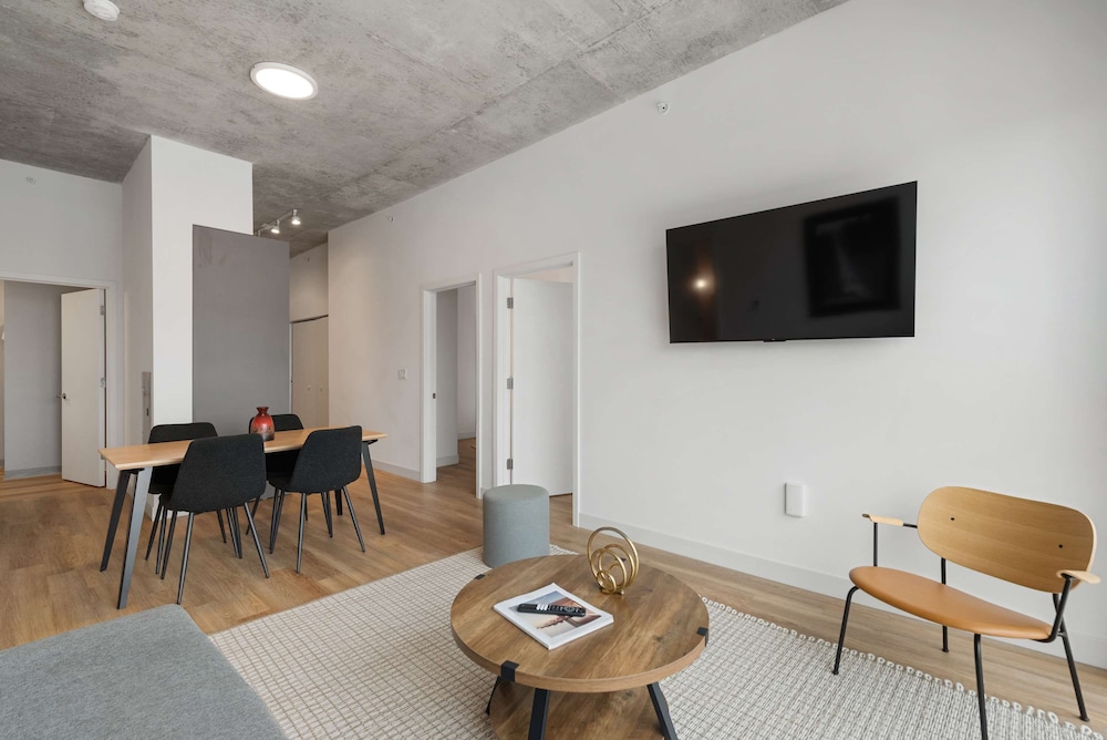 The Nova 4BR Family Friendly Near Lincoln Park