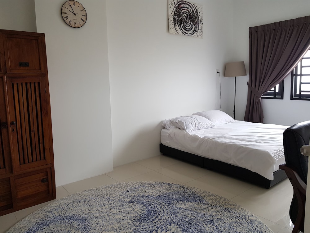 Executive Seaview at Icon Residence photo 5