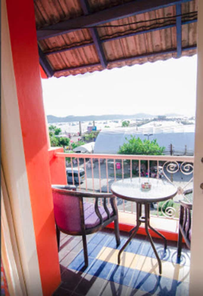 Anda Orange Pier Guesthouse