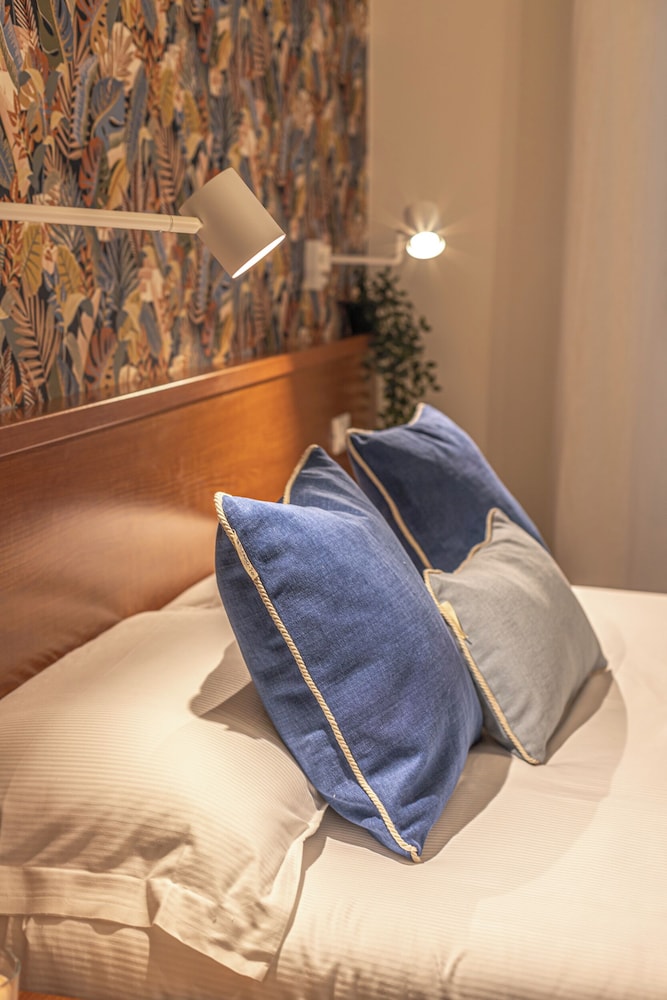 Vittoria Garden Suites