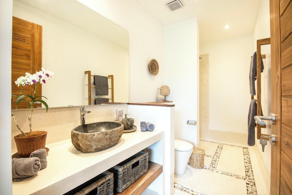 Brand New 4br Villa 400 to Finns Canggu