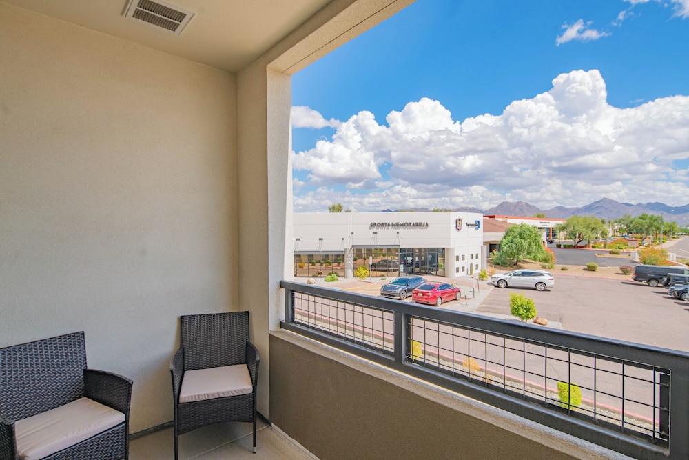 ROVE LIVING/KB - Scottsdale Grand