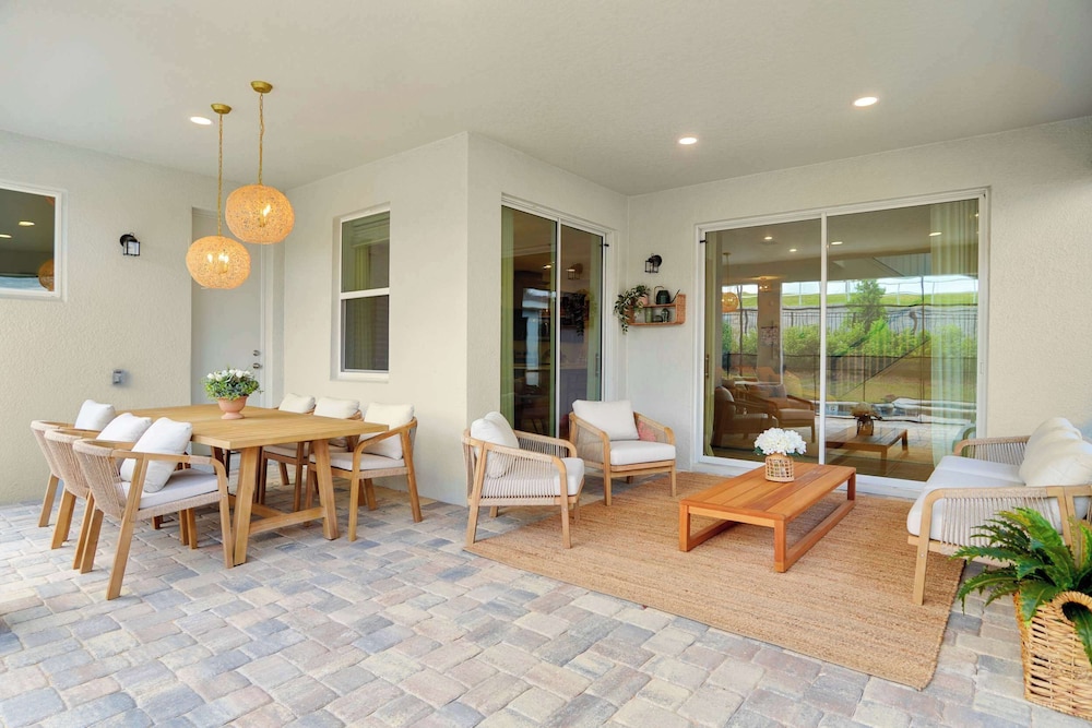 Luxury 7BR Villa, Pool, Spa & Game Room