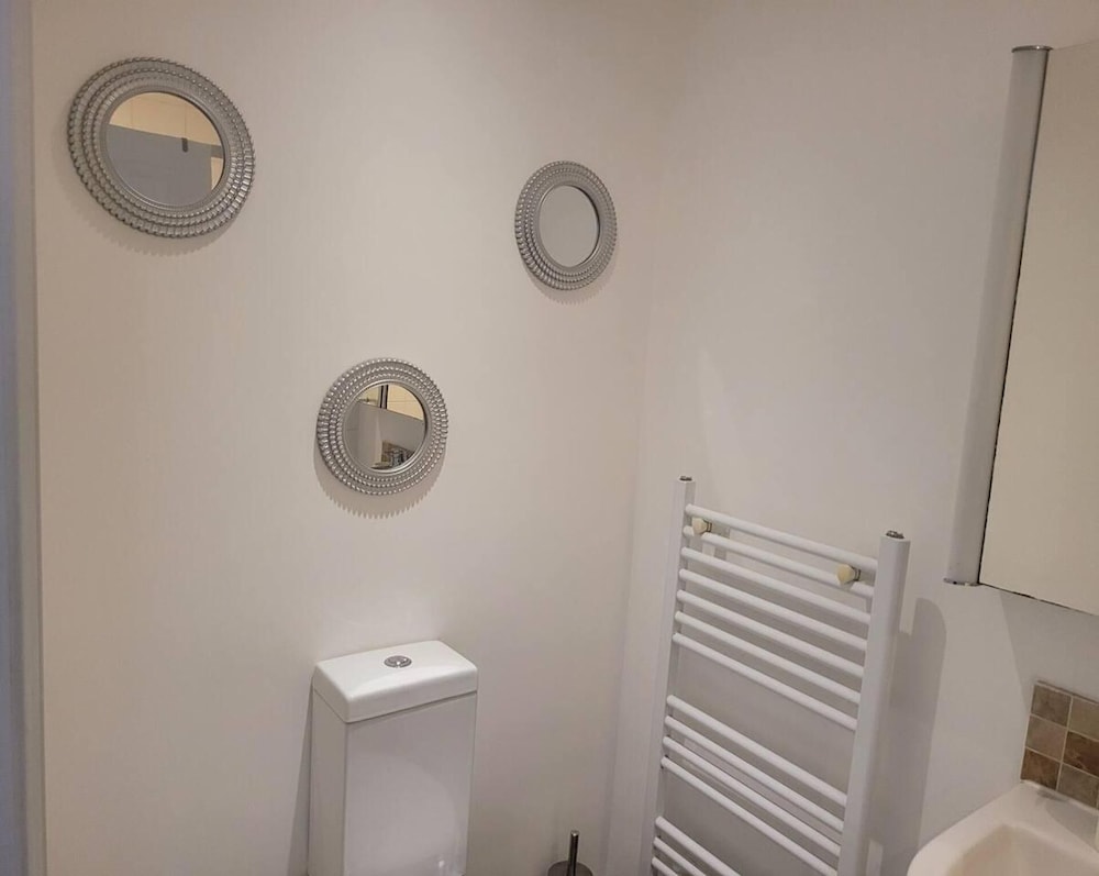 Apartment - Sleeps 2 - Parking - Wi-fi view 2