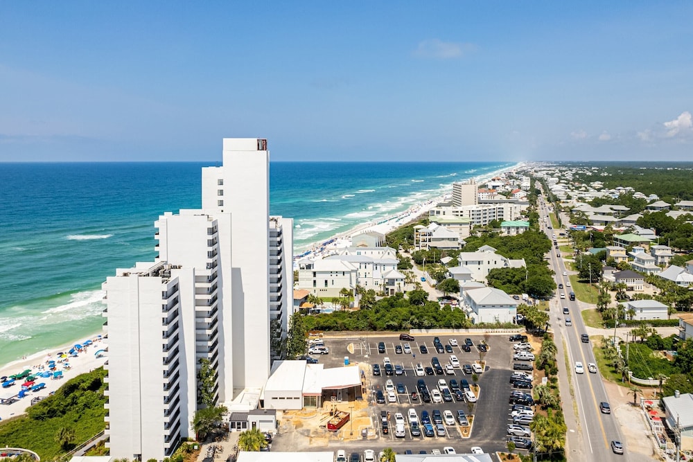 1 Incredible View by Avantstay Emerald Coast Views on Beach! view 5