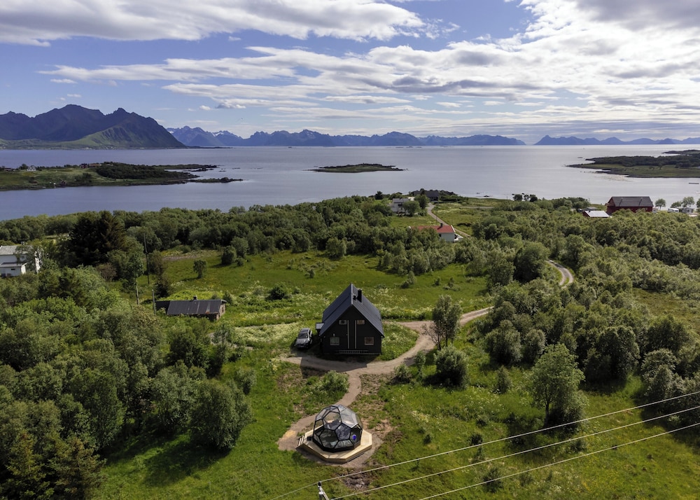 Bestefarhaugen - the Cozy House on the Hill,& Dome