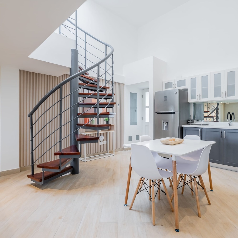w Elegant 3BR With Modern Terrace in Panama
