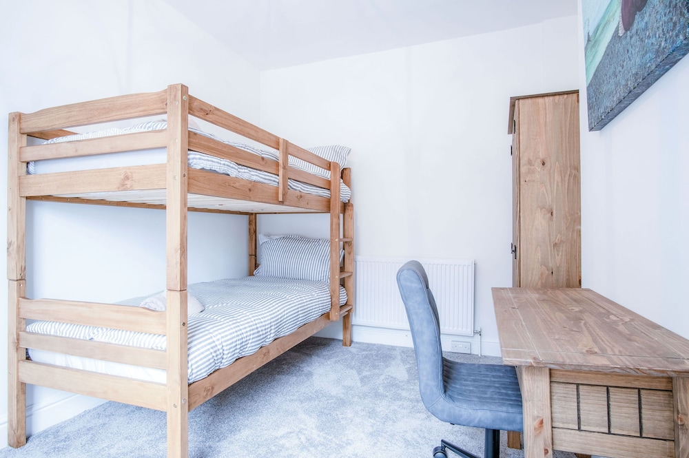 Castle Square - 2 Bedroom - Mumbles view 4