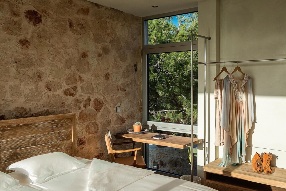 Villa Charlotte by CuraVillas Collection