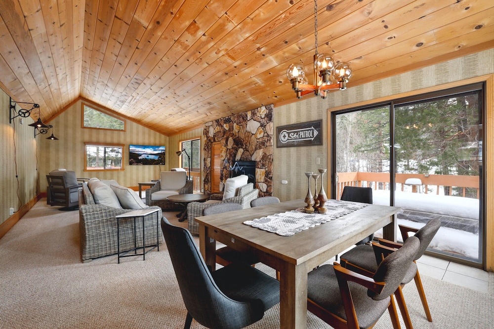 Tahoe Forest Chalet 3BR House w/ Mountain Views view 3