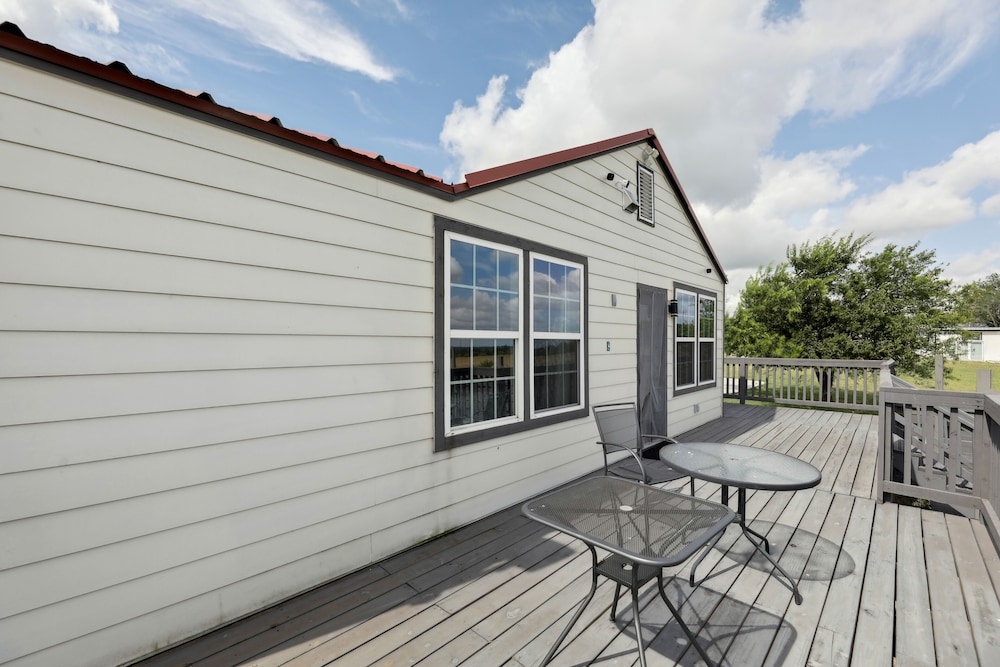 Modern Del Valle Vacation Rental w/ Deck & Views! - Image 4