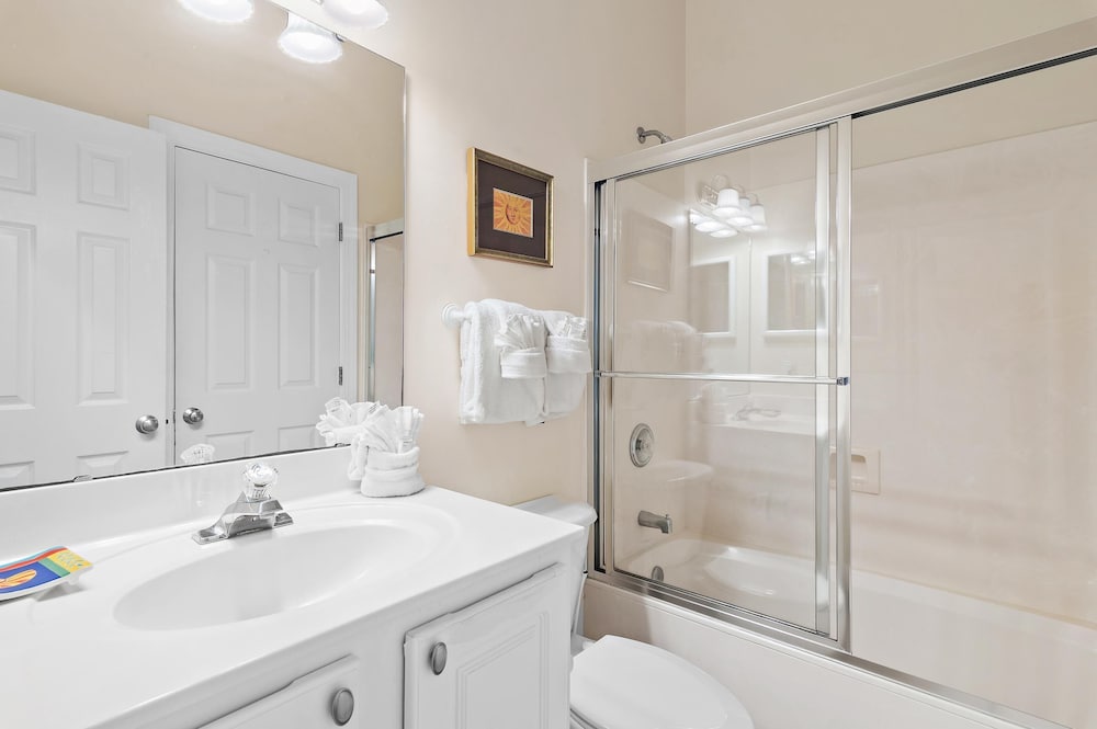 Pavilion Palms 205b