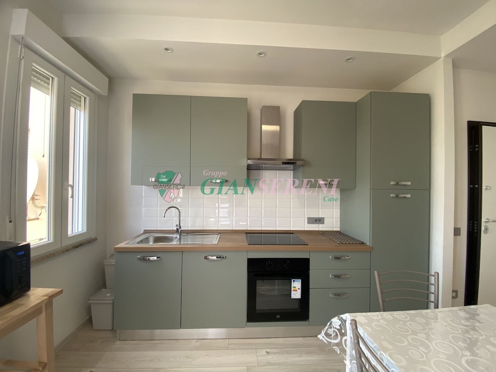 Two-room Apartment Sleeps 5 IN THE NEW Town Area-rif Lopa2
