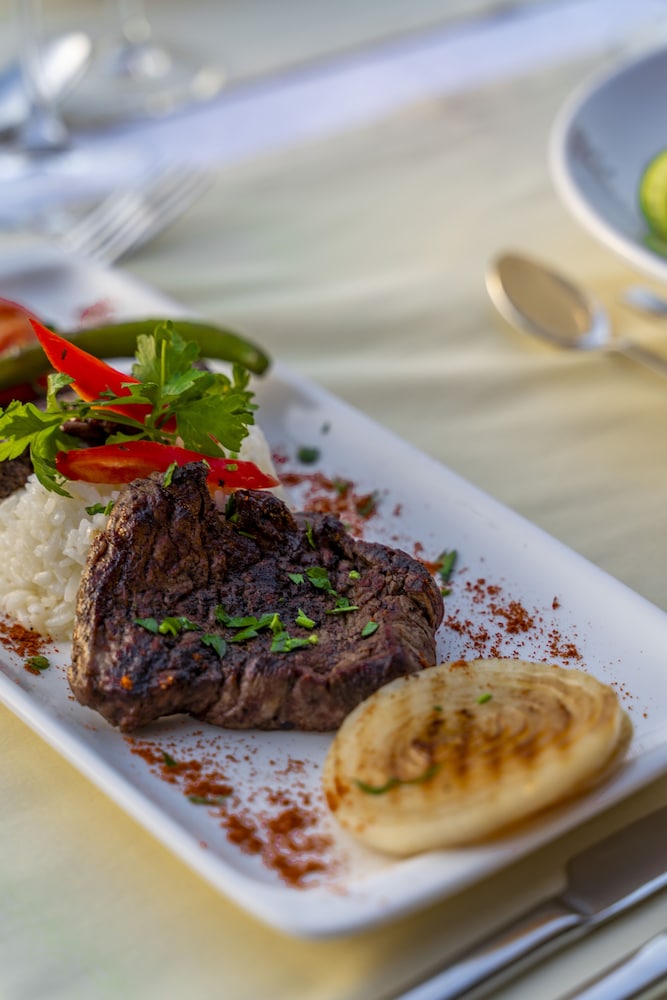 Queen Boutique Hotel - Image 40