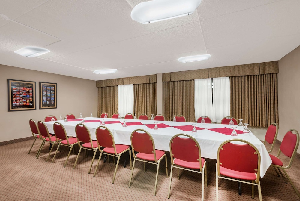 Watertown Vacations - Ramada by Wyndham Watertown/Thousand Islands NY - Property Image 5