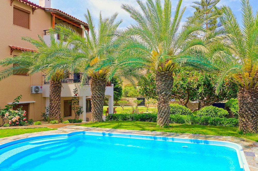 Villa Karteros with private pool view 3