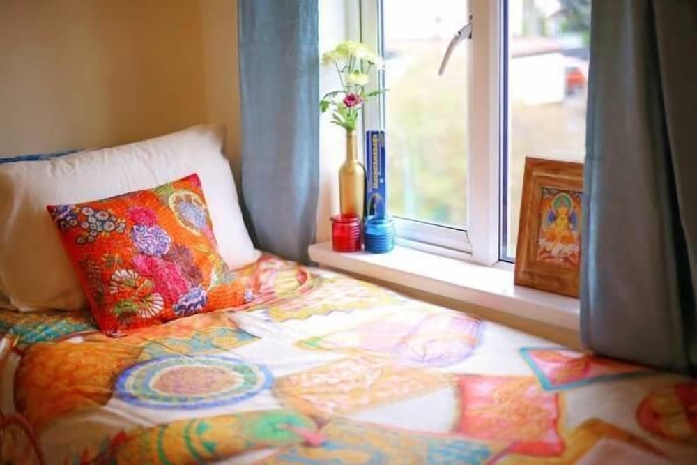 West Drayton Vacations - Sitara House - Property Image 12